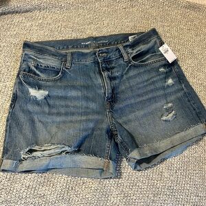 Old Navy NWT size 12, slouchy straight high-rise jean shorts
